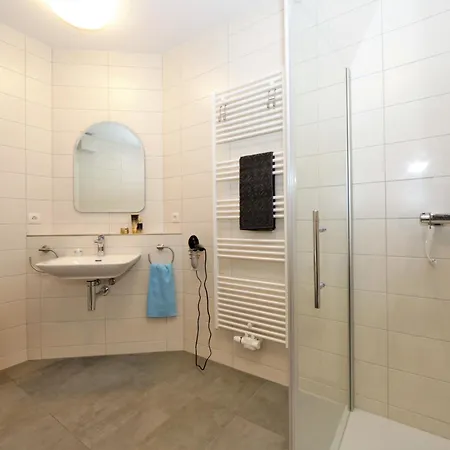 Brise Haus Maxim App 05 塞巴特黑灵斯多夫